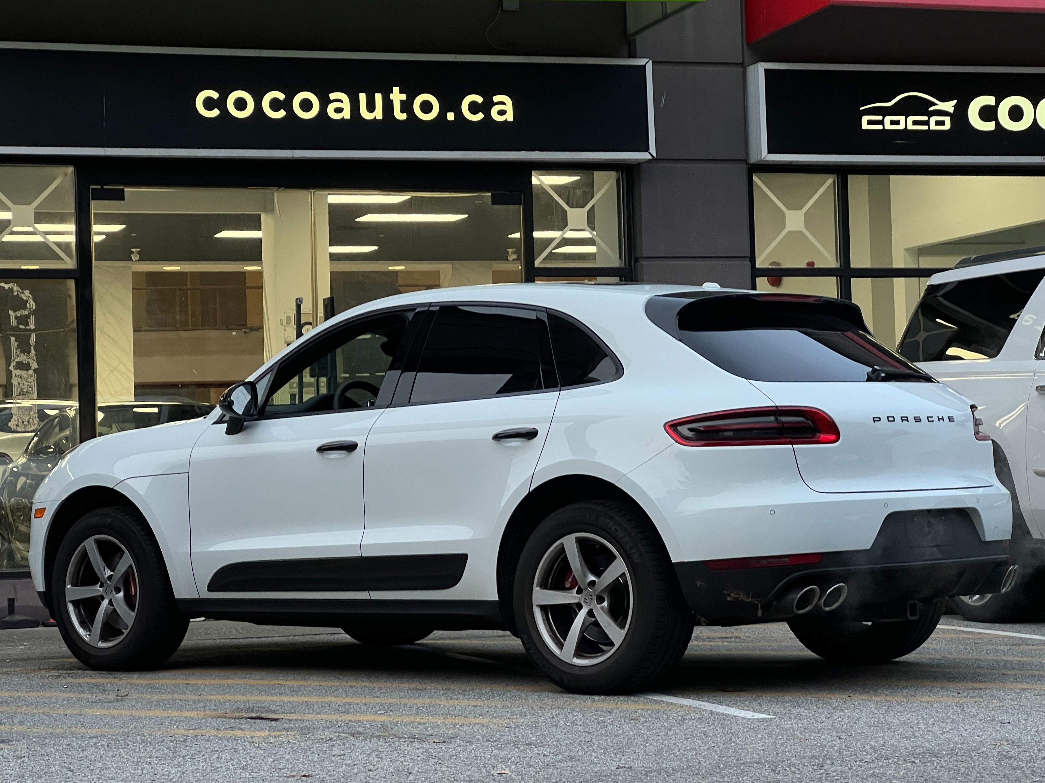 2017 Porsche Macan |BC Local - Image 7